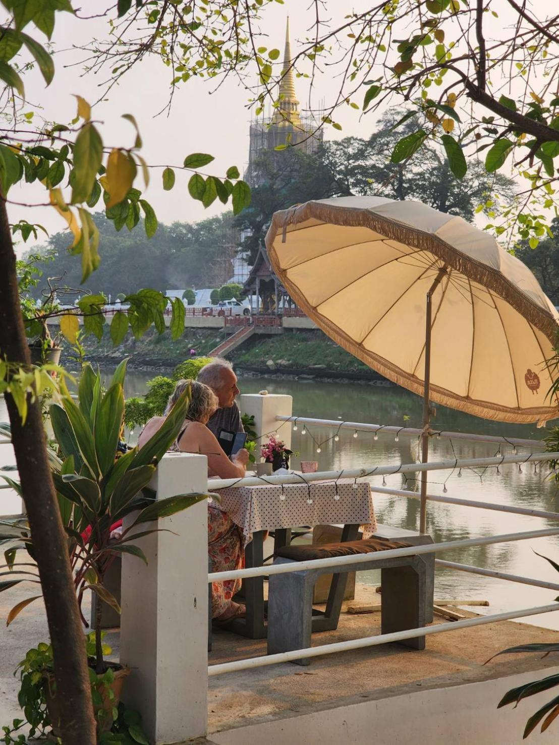 Loy Manee House Bed and Breakfast Phra Nakhon Si Ayutthaya Exteriör bild