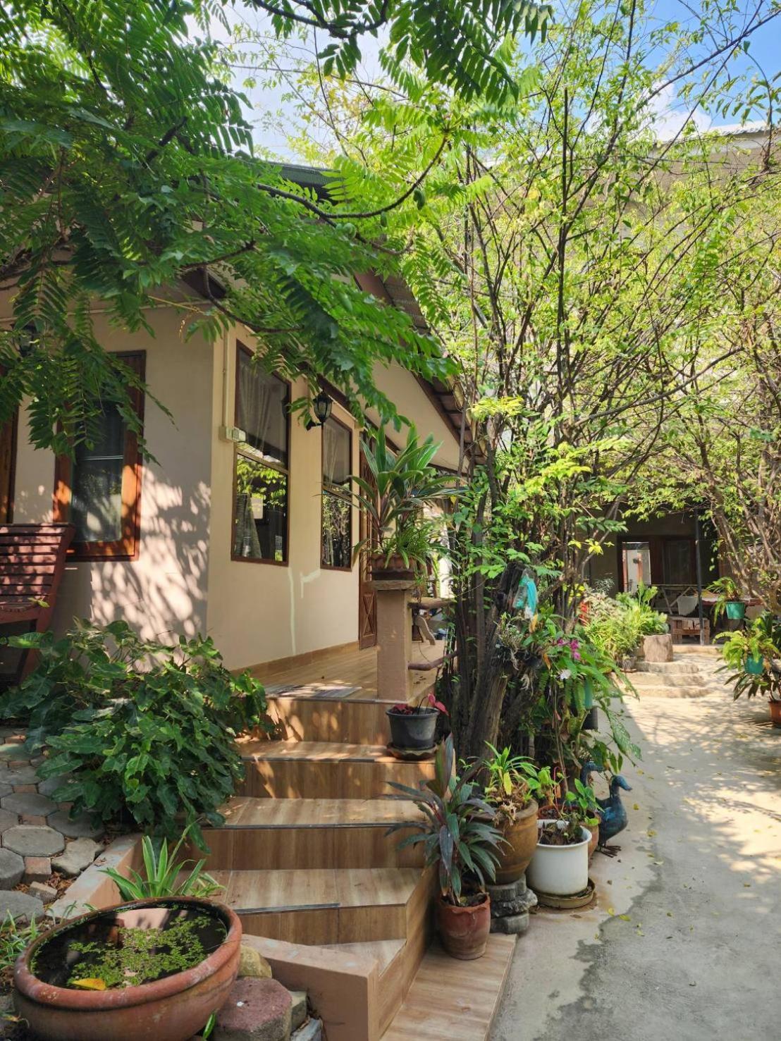 Loy Manee House Bed and Breakfast Phra Nakhon Si Ayutthaya Exteriör bild
