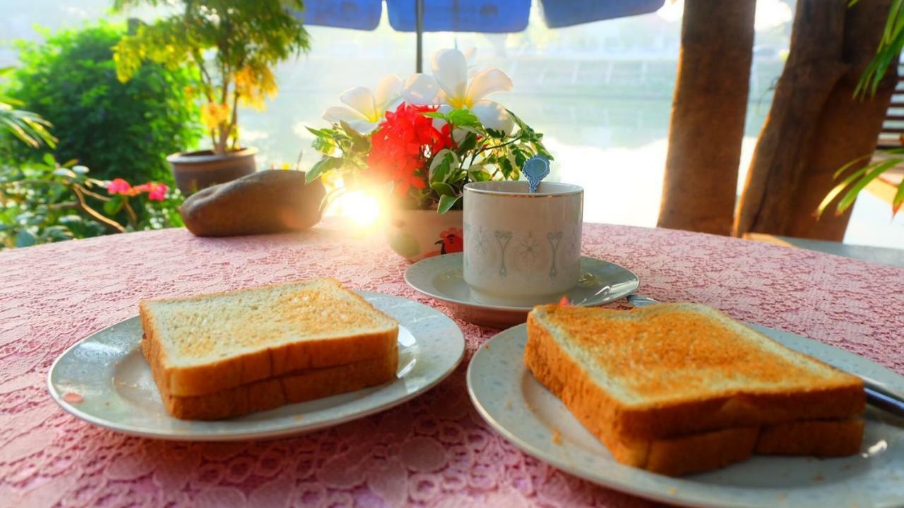 Loy Manee House Bed and Breakfast Phra Nakhon Si Ayutthaya Exteriör bild