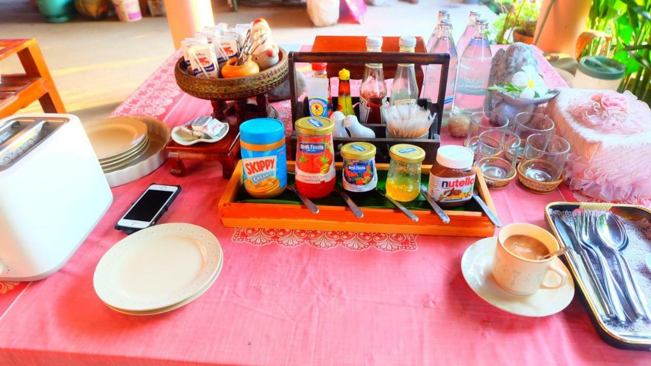 Loy Manee House Bed and Breakfast Phra Nakhon Si Ayutthaya Exteriör bild
