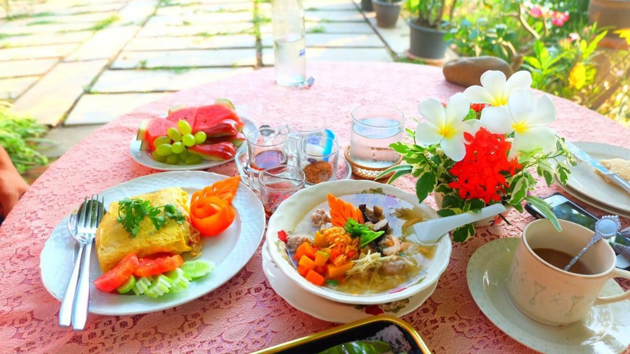 Loy Manee House Bed and Breakfast Phra Nakhon Si Ayutthaya Exteriör bild